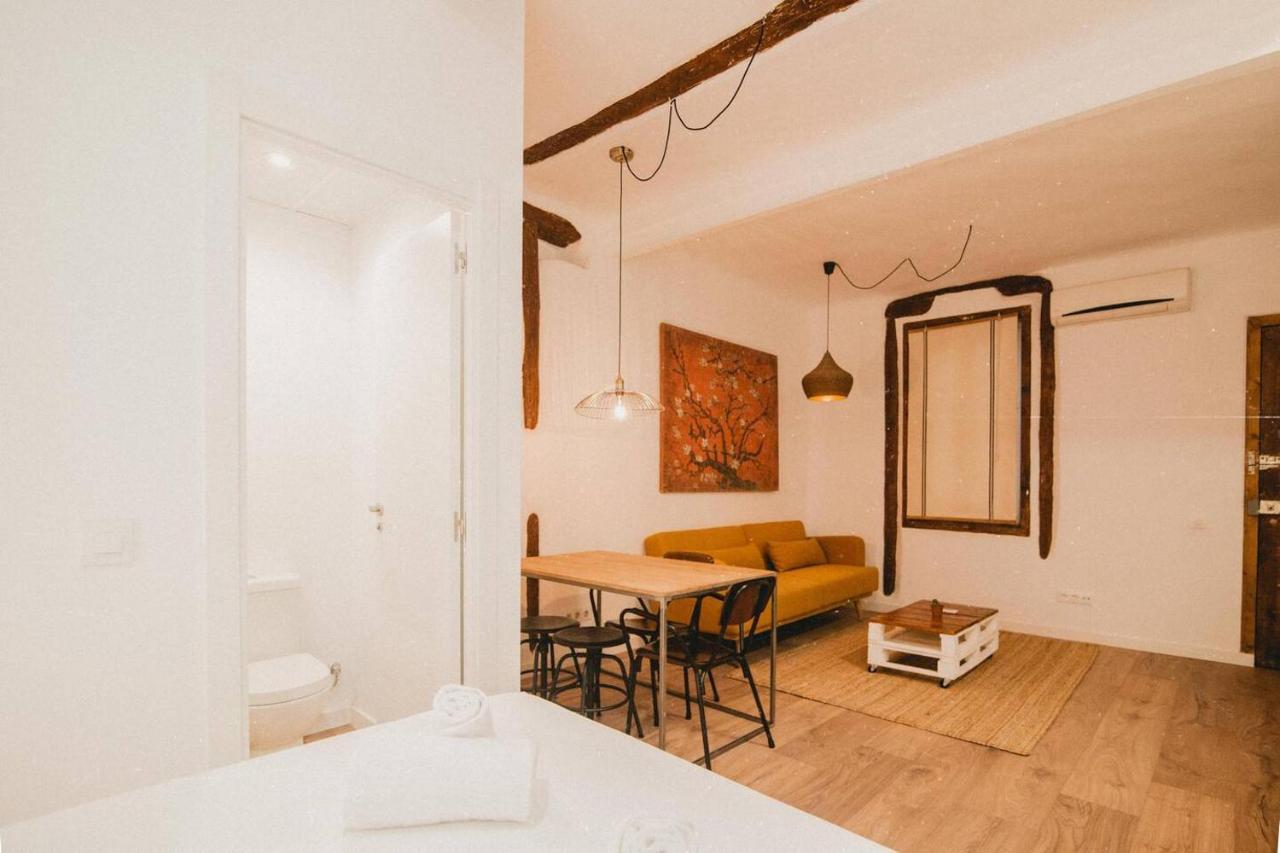 Charming Design Apartment Reina Sofia Madrid Exteriör bild